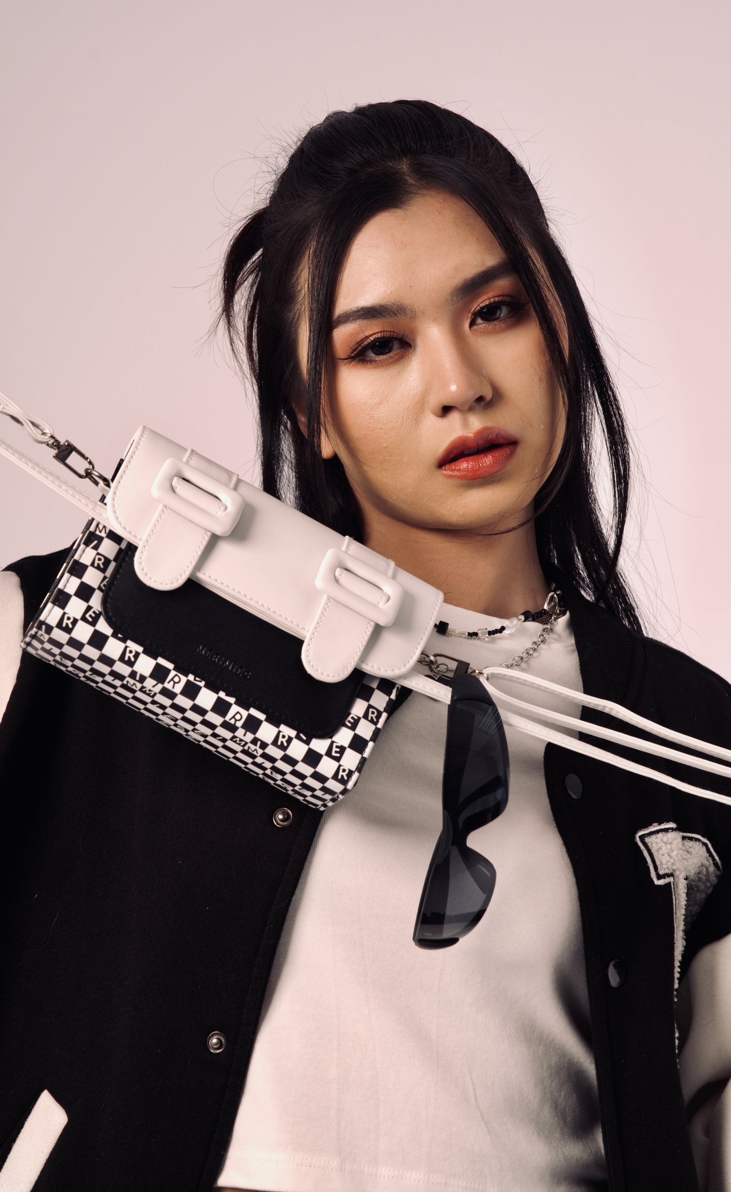 Merimies Monochrome Checkered Belt Bag